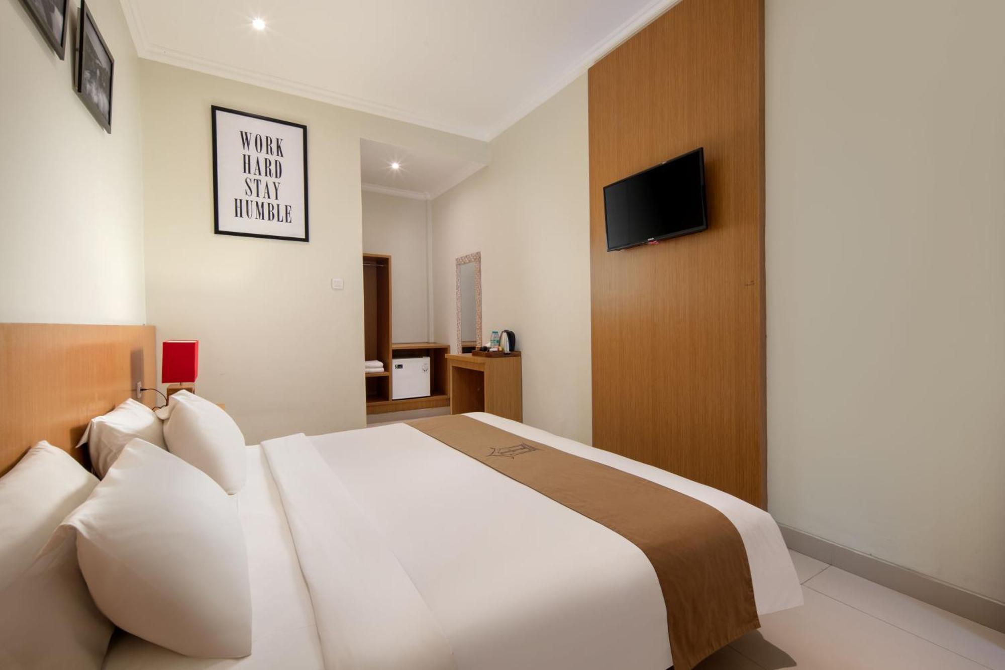 Angkul Angkul Segara Kuta By Kamara Hotel 3*