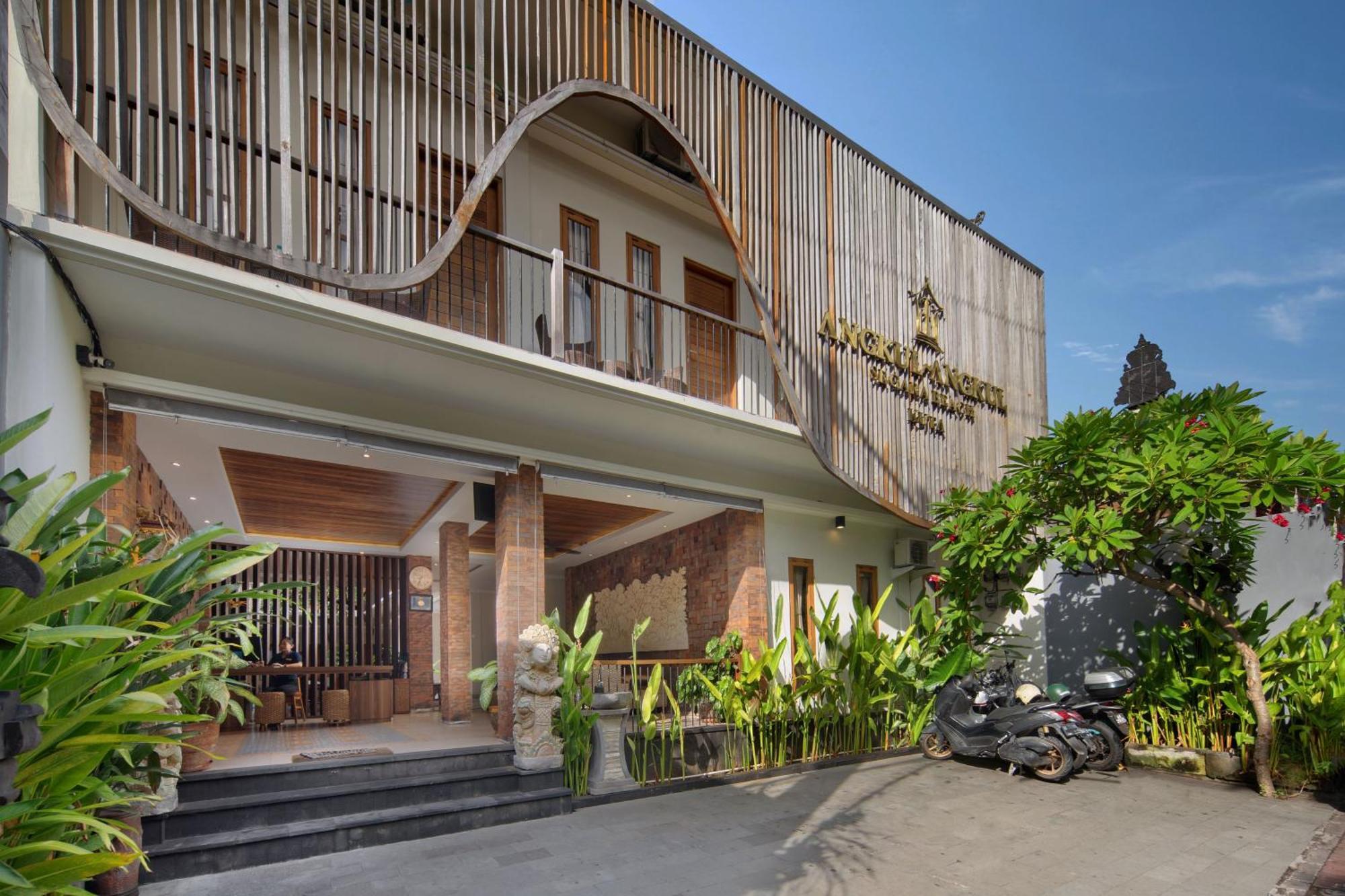 Angkul Angkul Segara Kuta By Kamara